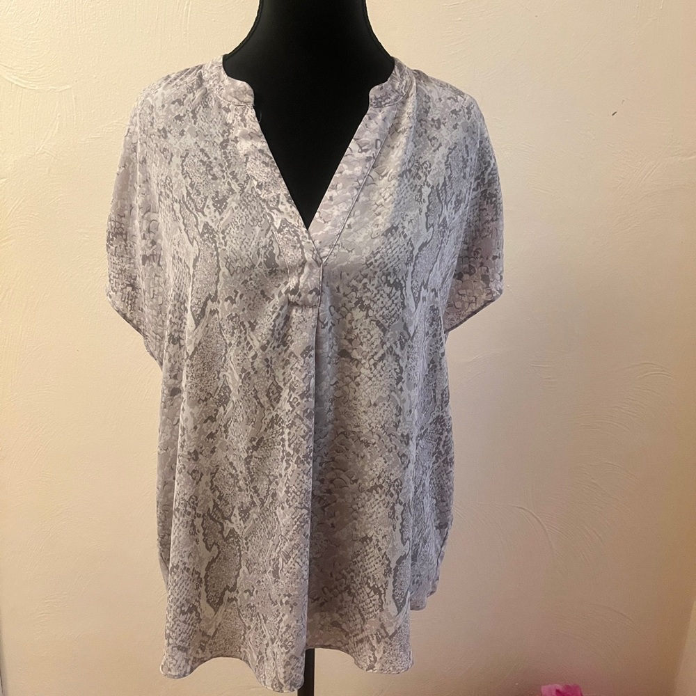 Carolina Belle Light Gray Snake Print Blouse